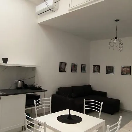 度假居 Little Button House Marina 卡利亚里