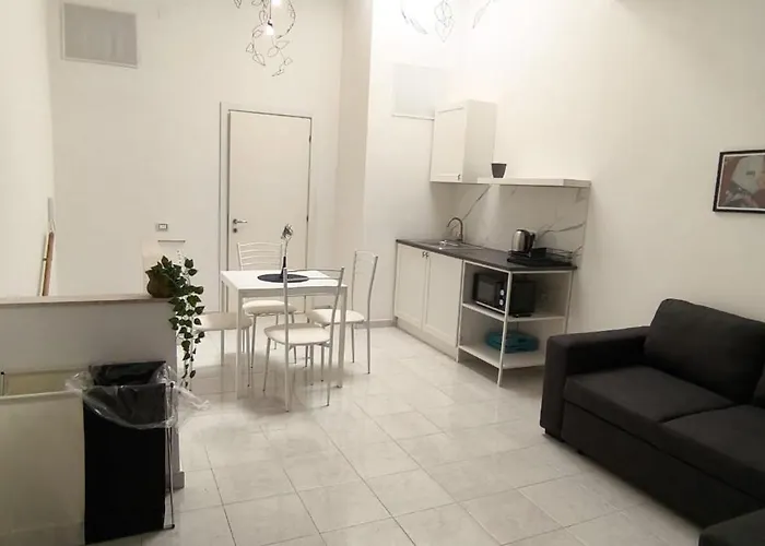 Little Button House Marina *